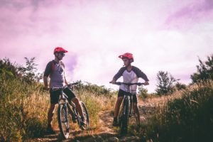 Finite le vacanze natalizie, come di consueto, si parla di rimettersi in forma. Le attività sportive, per i bambini, più che per gli adulti, sono una componente importante per il benessere psico-fisico e la crescita. Quali sono, quindi, gli sport suggeriti che i bambini possano svolgere? Vediamoli insieme